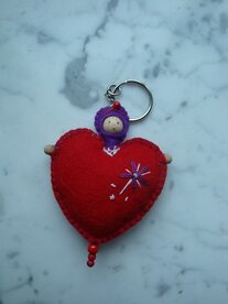 Sleutelhanger hartje rood.