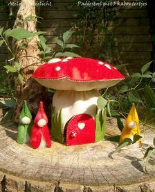 Pakket Paddenstoel met drie kabouters