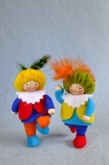 Paqkket Twee pietjes met blanke kralen