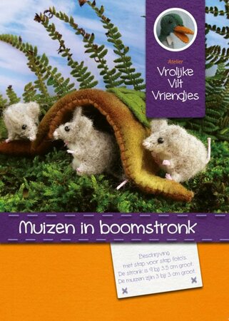 Pakket Muizen in boomstronk