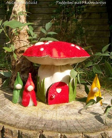 Pakket Paddenstoel met drie kabouters