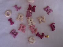 Naamhanger letters roze tinten