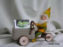 Pakket Fiep met de loopbakfiets