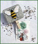 Pakket Bijen label voer de bij bij