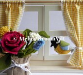 Pakket Een venster met gordijntjes